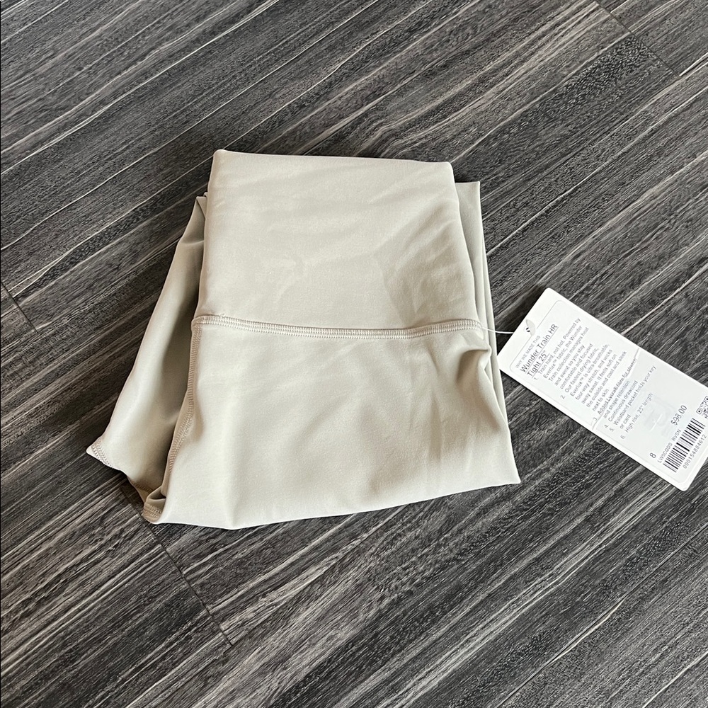 Lululemon Wunder Train HR Tight 25” - Picture 9 of 10